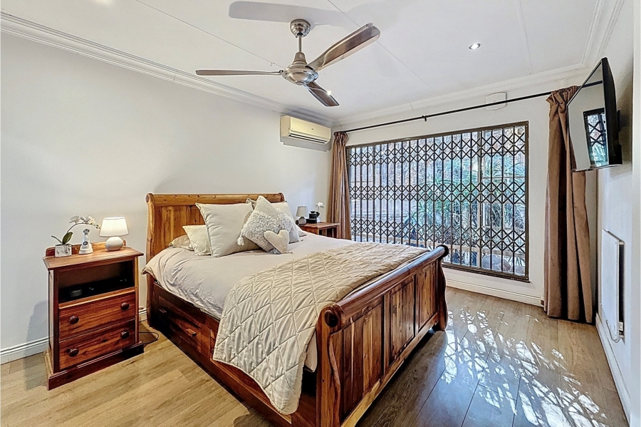 5 Bedroom Property for Sale in Faerie Glen Gauteng