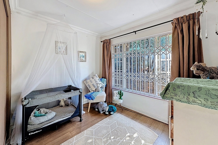 5 Bedroom Property for Sale in Faerie Glen Gauteng