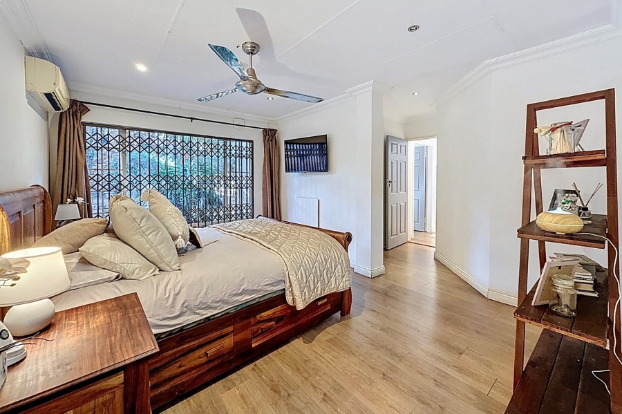 5 Bedroom Property for Sale in Faerie Glen Gauteng