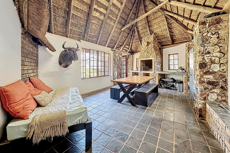 5 Bedroom Property for Sale in Faerie Glen Gauteng