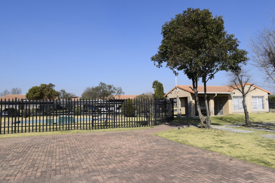 2 Bedroom Property for Sale in Elspark Gauteng