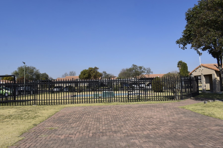 2 Bedroom Property for Sale in Elspark Gauteng