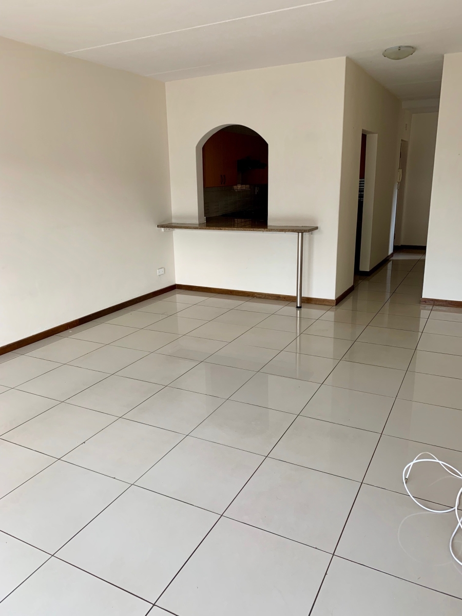 To Let 2 Bedroom Property for Rent in Douglasdale Gauteng