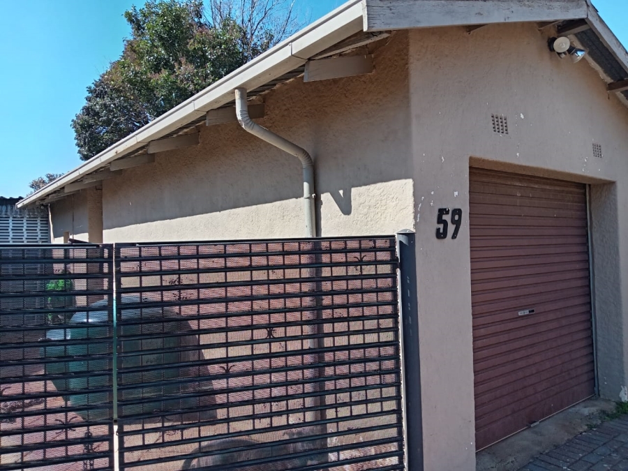 3 Bedroom Property for Sale in Witpoortjie Gauteng
