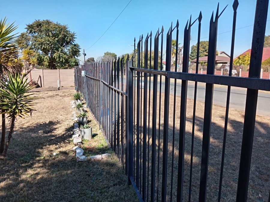 3 Bedroom Property for Sale in Witpoortjie Gauteng