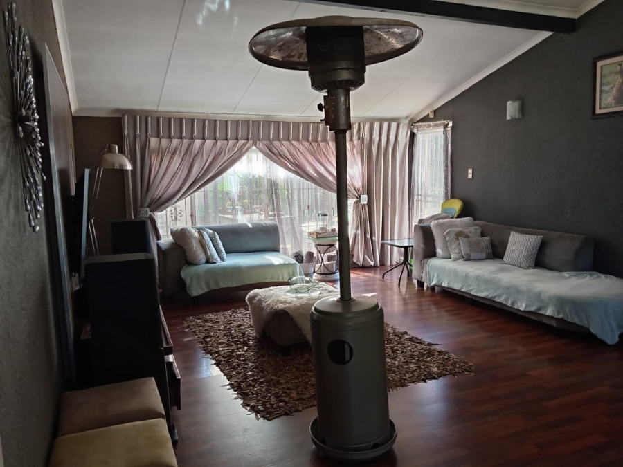 3 Bedroom Property for Sale in Witpoortjie Gauteng