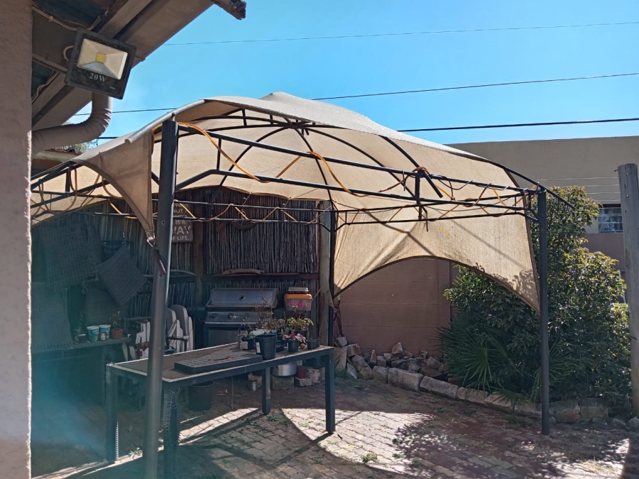 3 Bedroom Property for Sale in Witpoortjie Gauteng