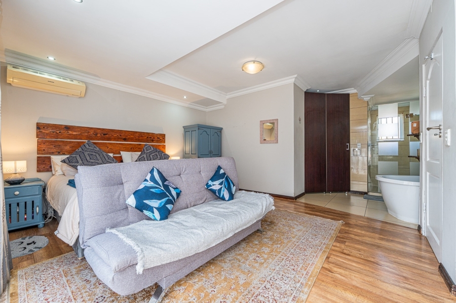 5 Bedroom Property for Sale in Olivedale Gauteng