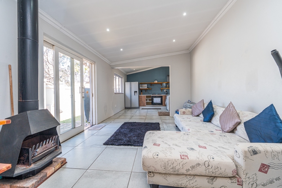 5 Bedroom Property for Sale in Olivedale Gauteng