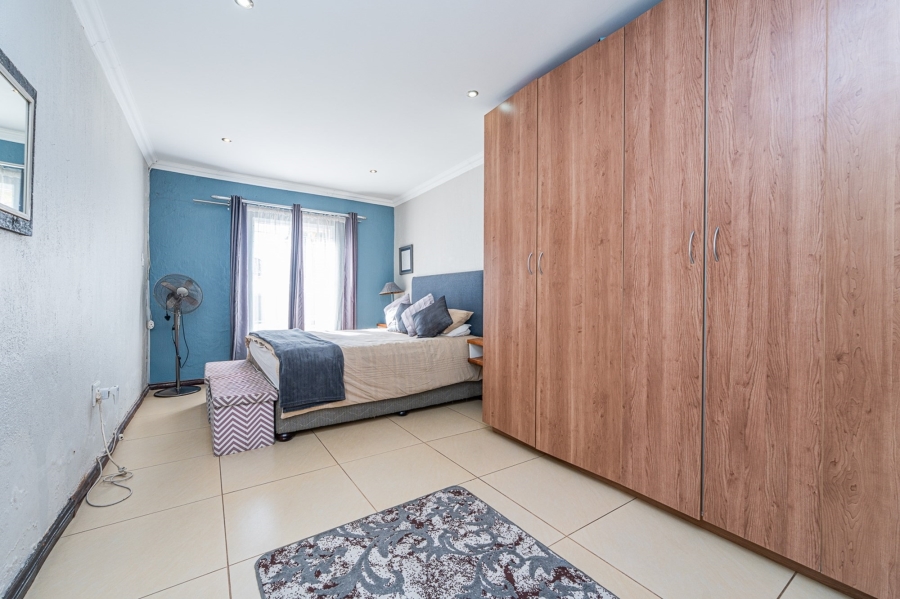 5 Bedroom Property for Sale in Olivedale Gauteng