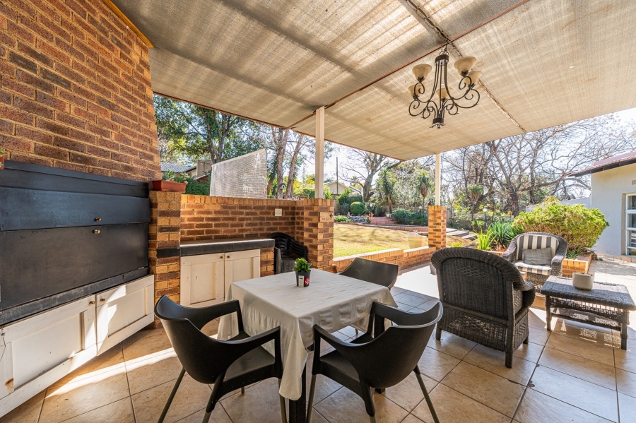 5 Bedroom Property for Sale in Olivedale Gauteng