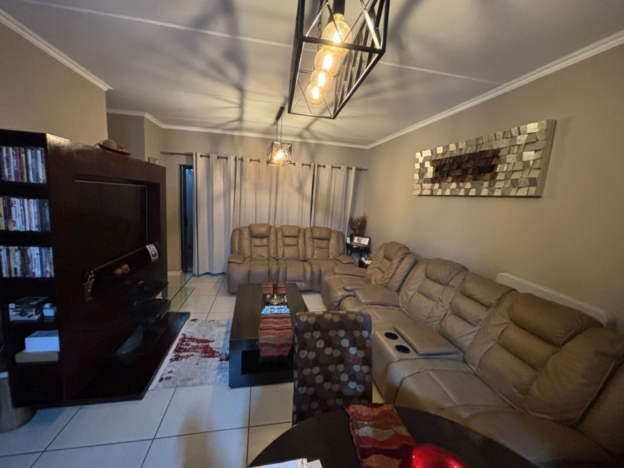 3 Bedroom Property for Sale in Greenstone Ridge Gauteng