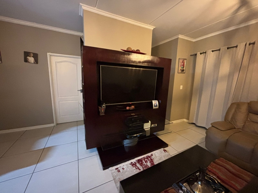 3 Bedroom Property for Sale in Greenstone Ridge Gauteng