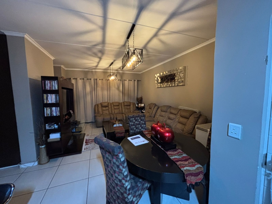 3 Bedroom Property for Sale in Greenstone Ridge Gauteng