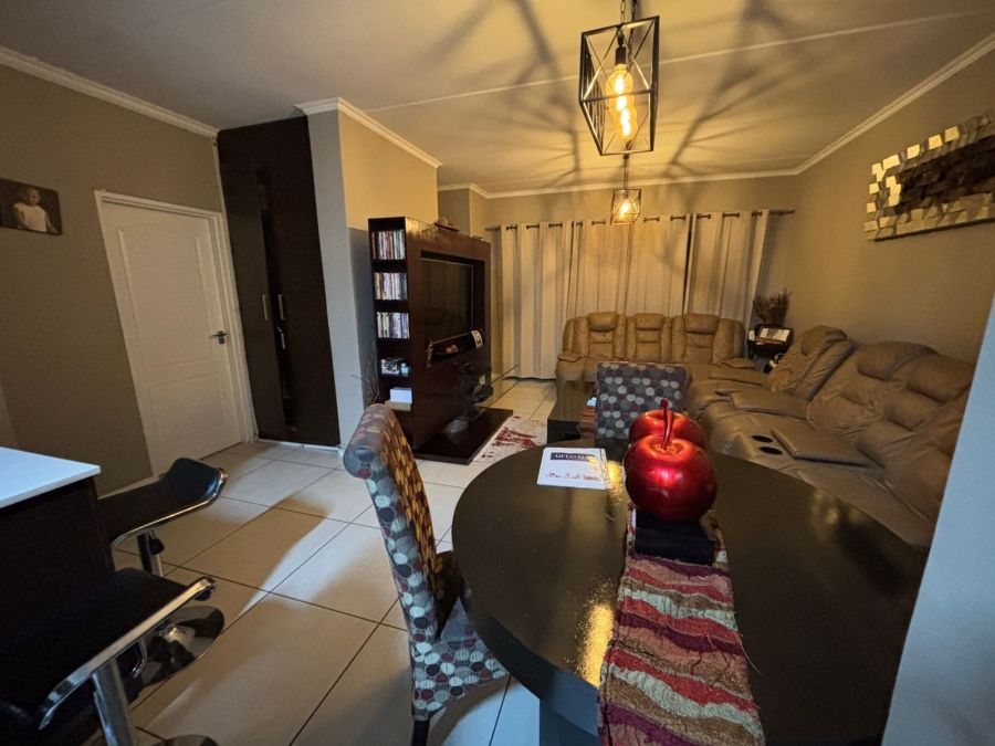 3 Bedroom Property for Sale in Greenstone Ridge Gauteng