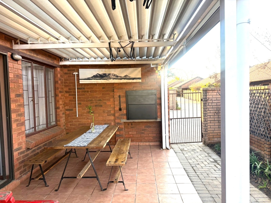 3 Bedroom Property for Sale in Equestria Gauteng