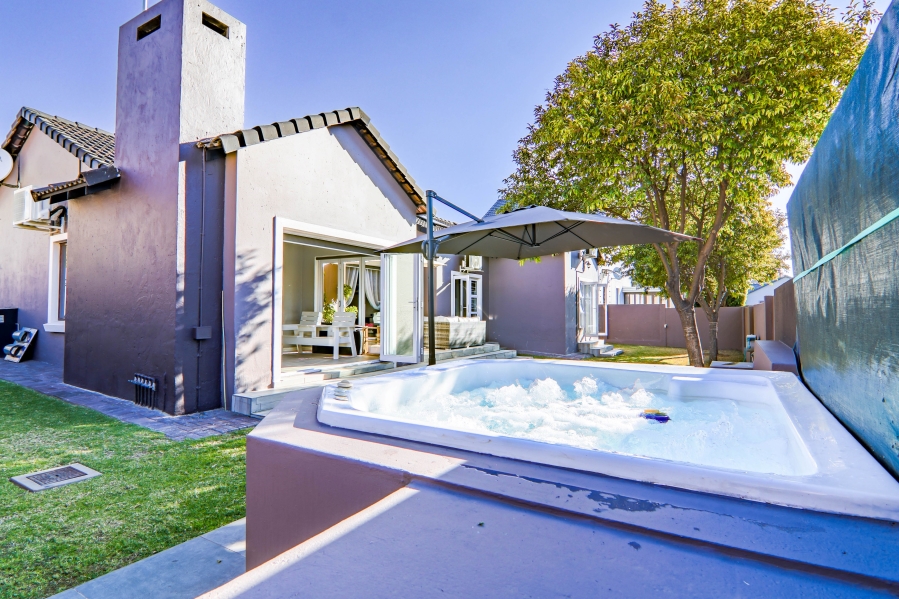 3 Bedroom Property for Sale in Thatchfield Estate Gauteng