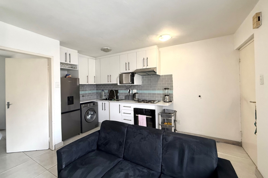 To Let 1 Bedroom Property for Rent in Bryanston Gauteng