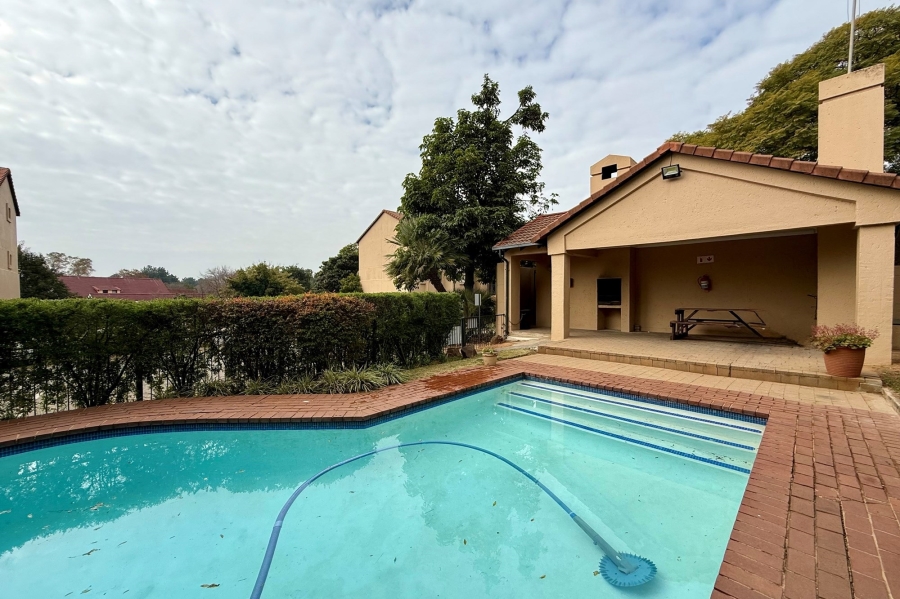 To Let 1 Bedroom Property for Rent in Bryanston Gauteng