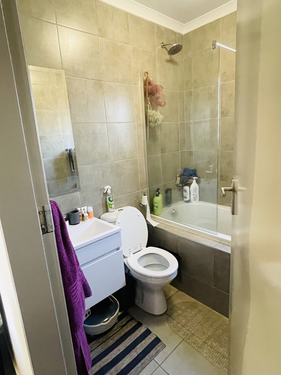 2 Bedroom Property for Sale in Pretoria North Gauteng