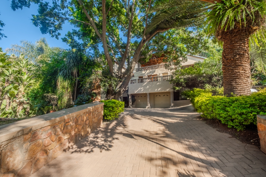 5 Bedroom Property for Sale in Waterkloof Ridge Gauteng