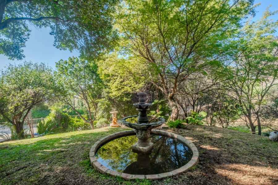 5 Bedroom Property for Sale in Waterkloof Ridge Gauteng