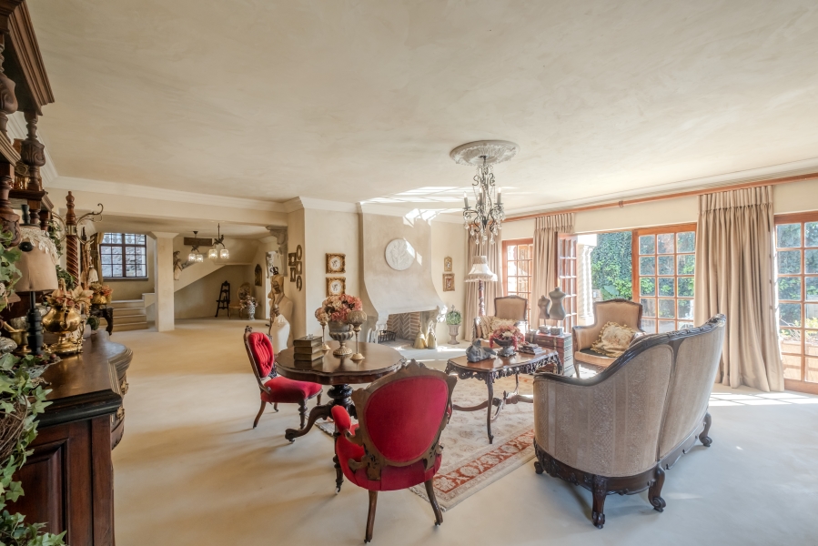 5 Bedroom Property for Sale in Waterkloof Ridge Gauteng
