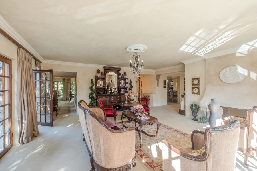 5 Bedroom Property for Sale in Waterkloof Ridge Gauteng
