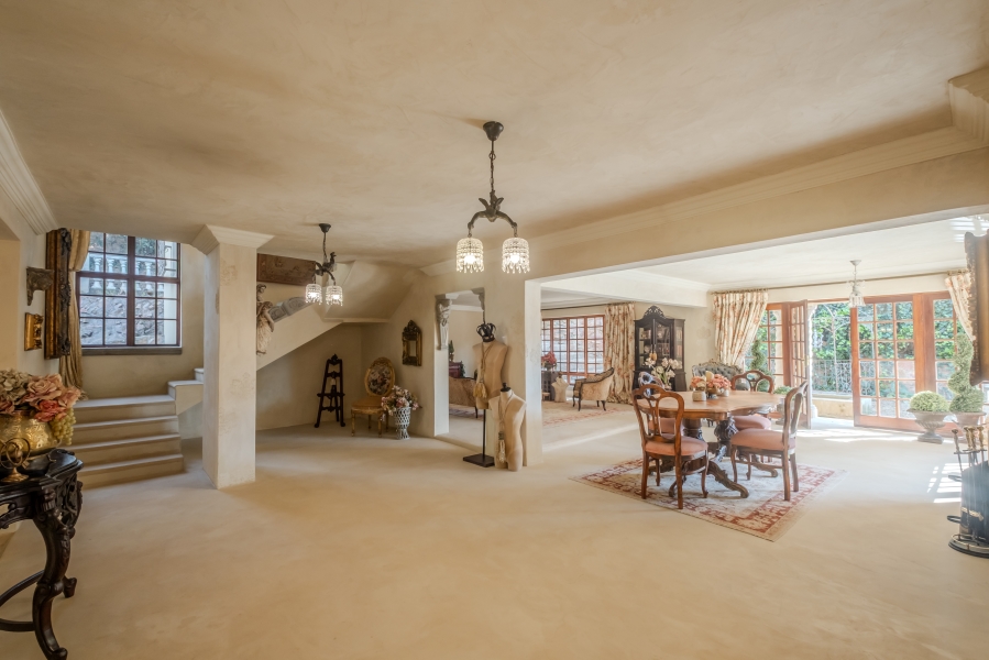 5 Bedroom Property for Sale in Waterkloof Ridge Gauteng