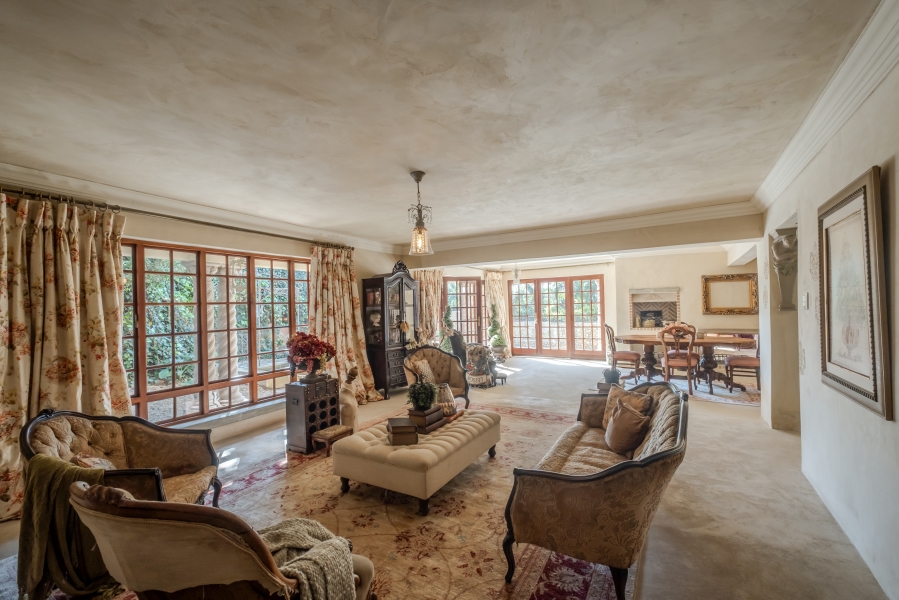 5 Bedroom Property for Sale in Waterkloof Ridge Gauteng
