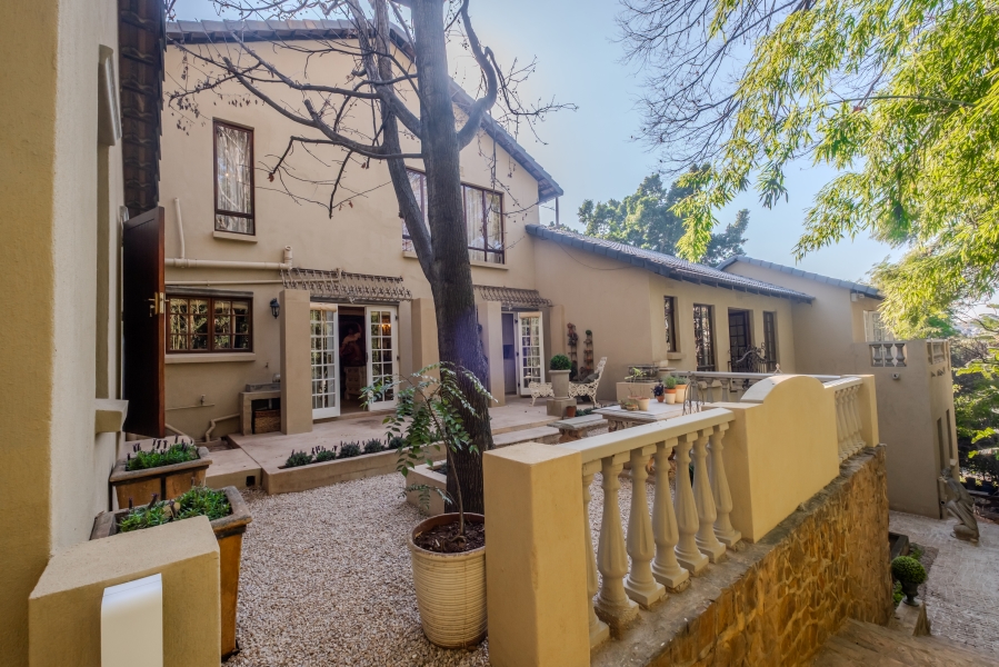 5 Bedroom Property for Sale in Waterkloof Ridge Gauteng