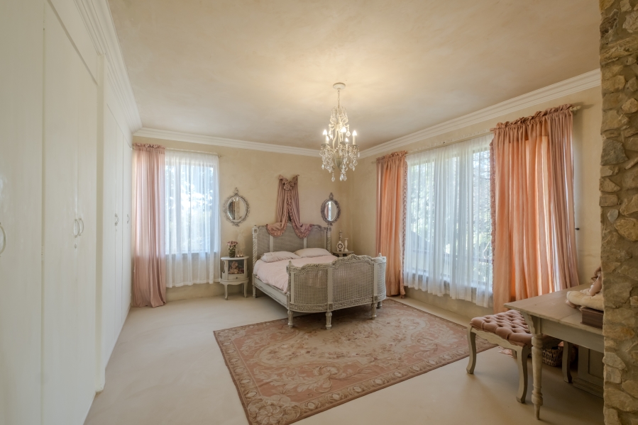 5 Bedroom Property for Sale in Waterkloof Ridge Gauteng