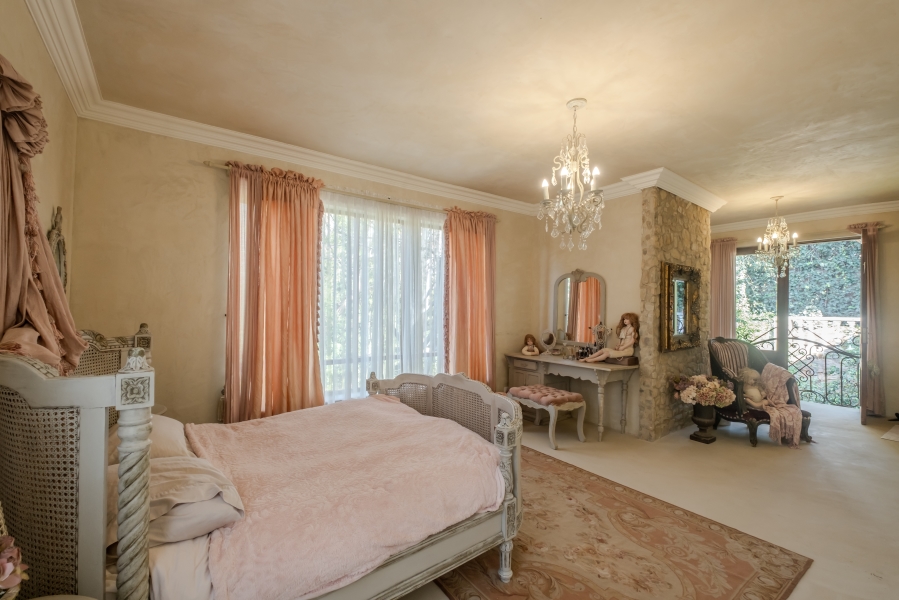 5 Bedroom Property for Sale in Waterkloof Ridge Gauteng