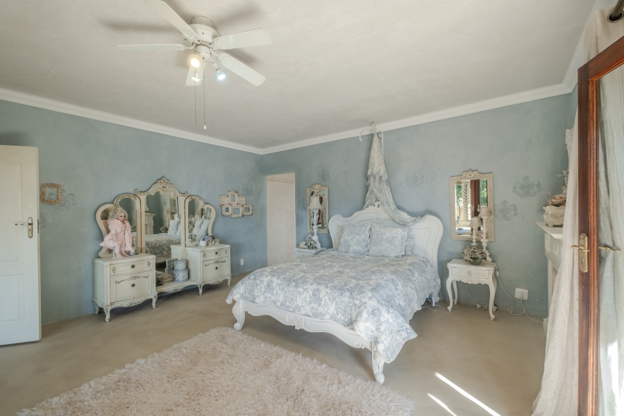 5 Bedroom Property for Sale in Waterkloof Ridge Gauteng