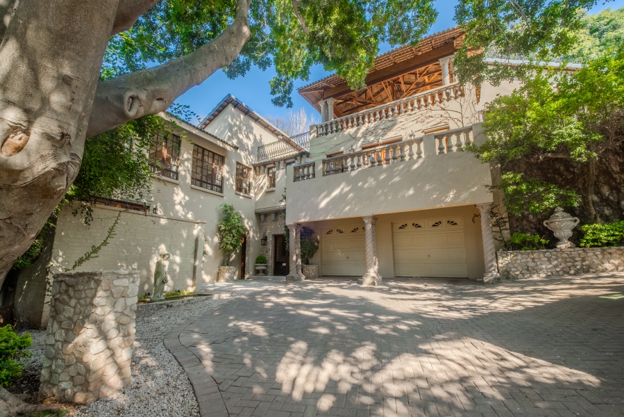 5 Bedroom Property for Sale in Waterkloof Ridge Gauteng