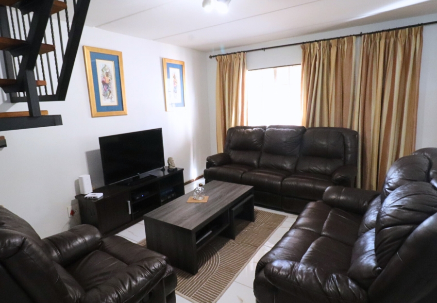 3 Bedroom Property for Sale in Annlin Gauteng