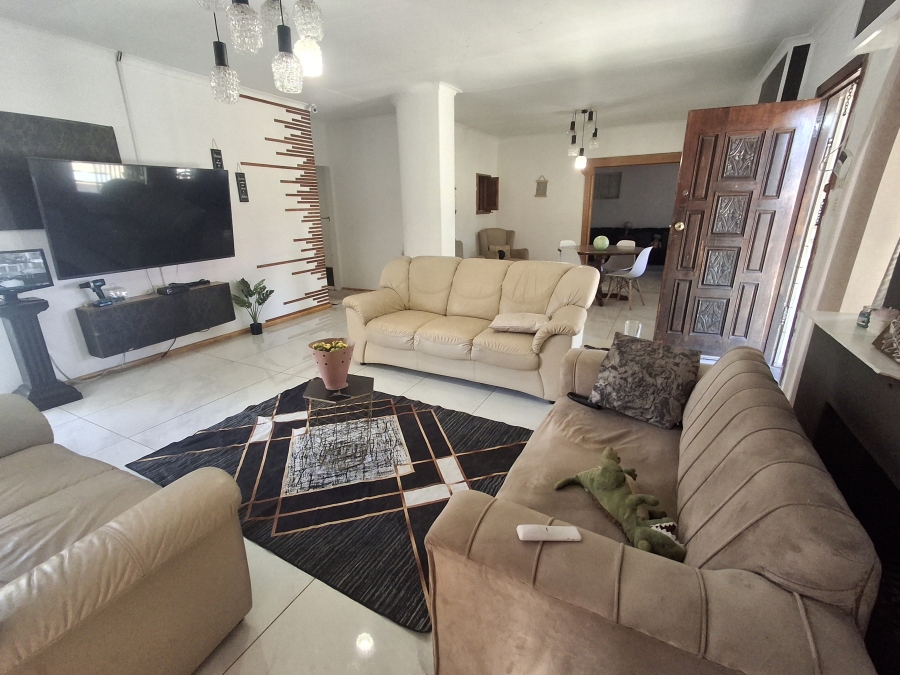 To Let 3 Bedroom Property for Rent in Croydon Gauteng