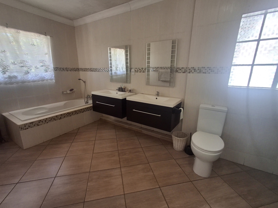 To Let 3 Bedroom Property for Rent in Croydon Gauteng