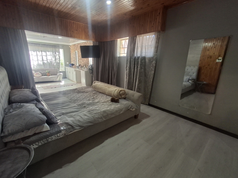 To Let 3 Bedroom Property for Rent in Croydon Gauteng
