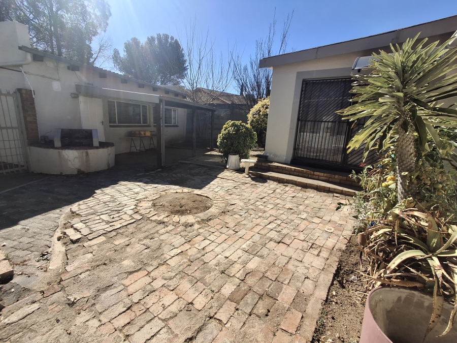 To Let 3 Bedroom Property for Rent in Croydon Gauteng