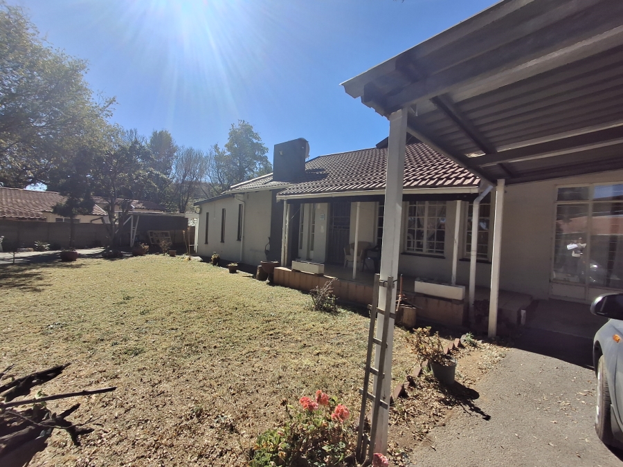 To Let 3 Bedroom Property for Rent in Croydon Gauteng