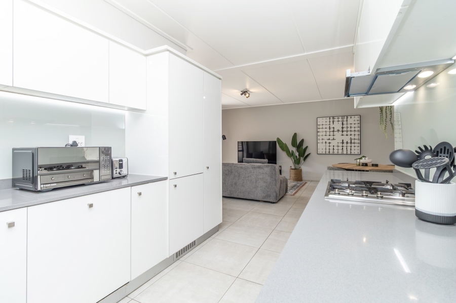 To Let 3 Bedroom Property for Rent in The Polofields Gauteng