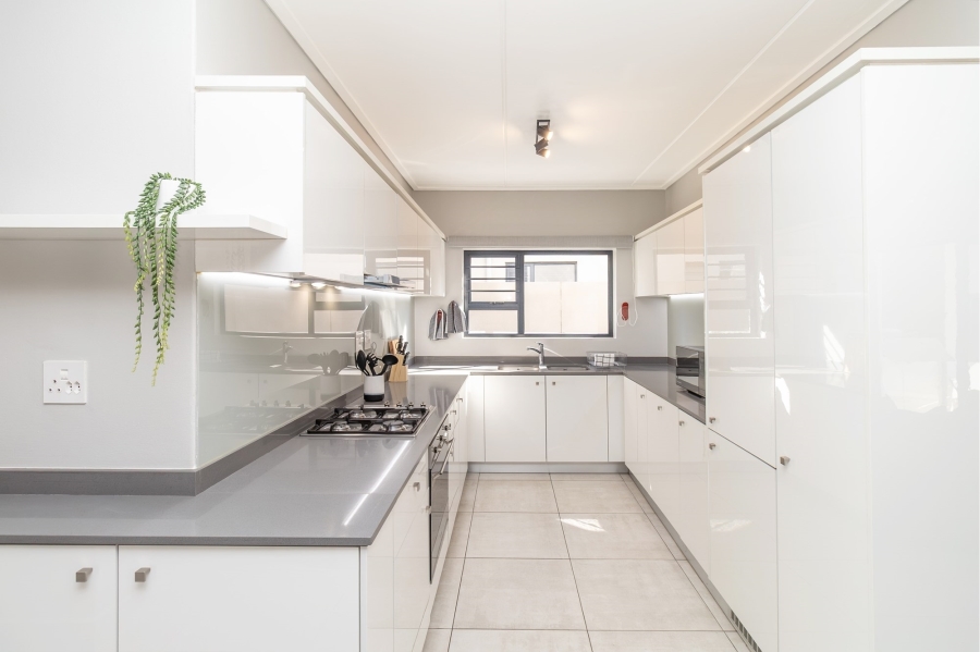 To Let 3 Bedroom Property for Rent in The Polofields Gauteng