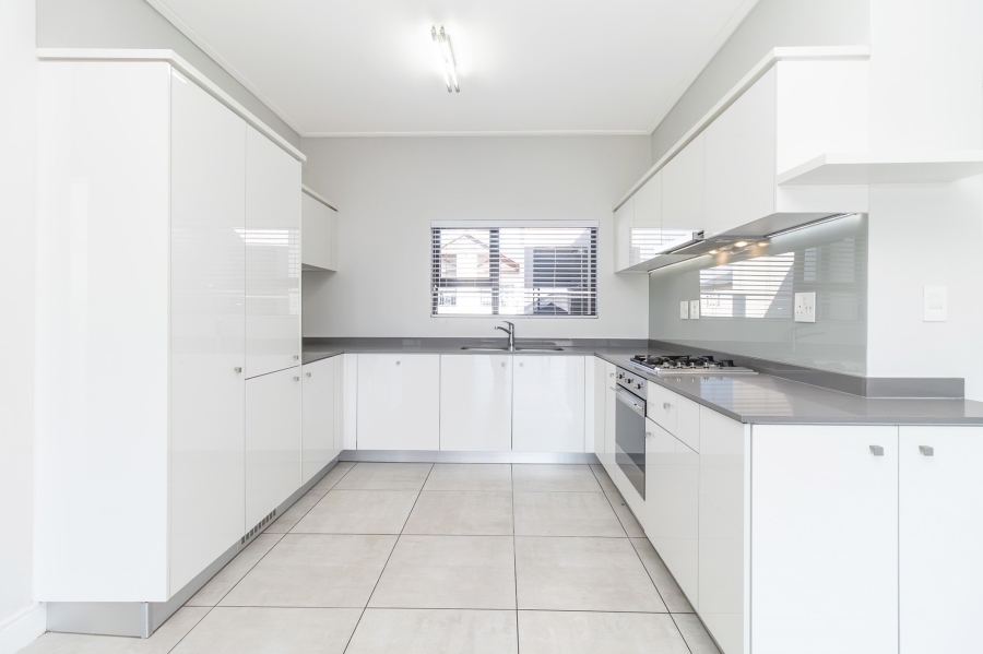 To Let 3 Bedroom Property for Rent in The Polofields Gauteng