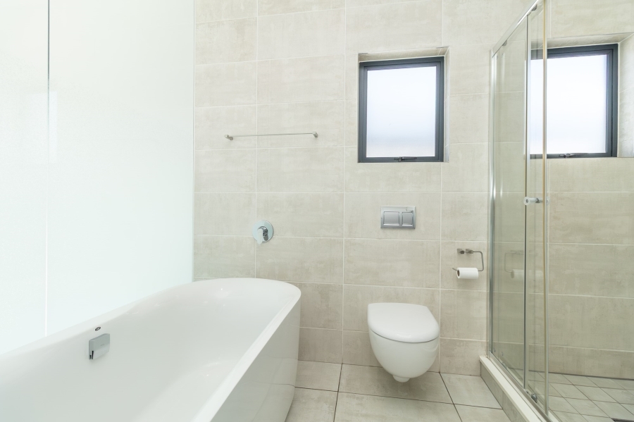To Let 3 Bedroom Property for Rent in The Polofields Gauteng