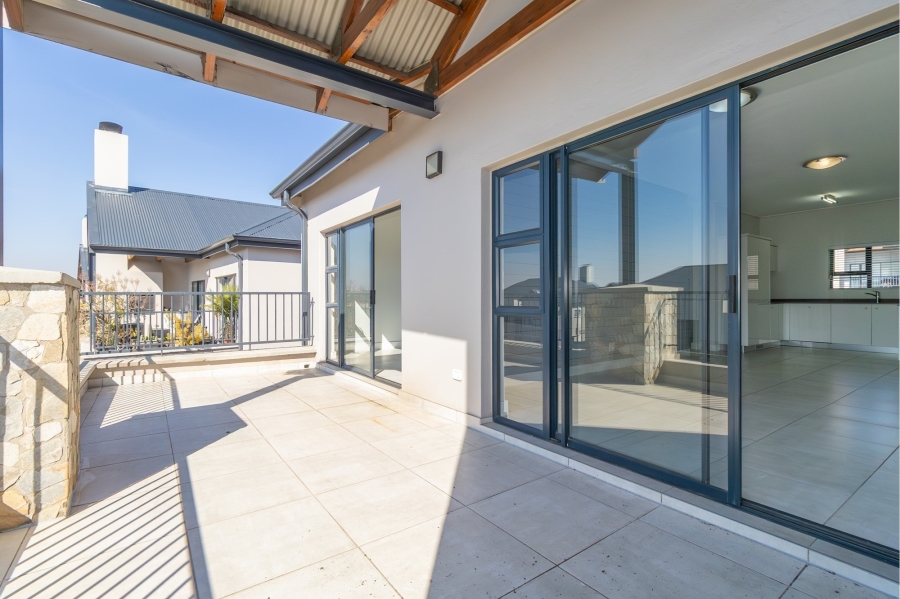 To Let 3 Bedroom Property for Rent in The Polofields Gauteng