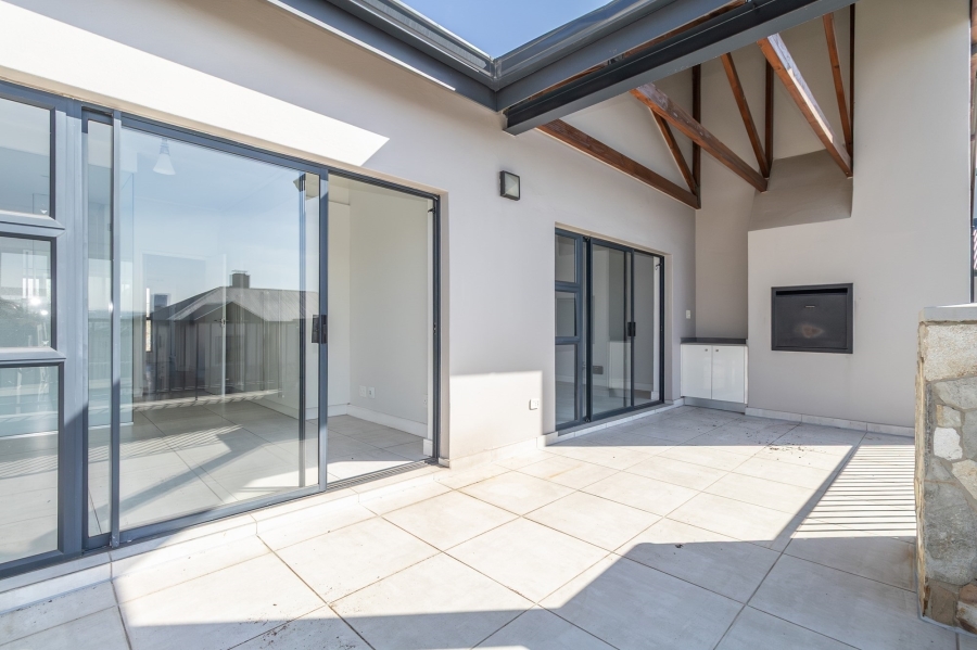 To Let 3 Bedroom Property for Rent in The Polofields Gauteng