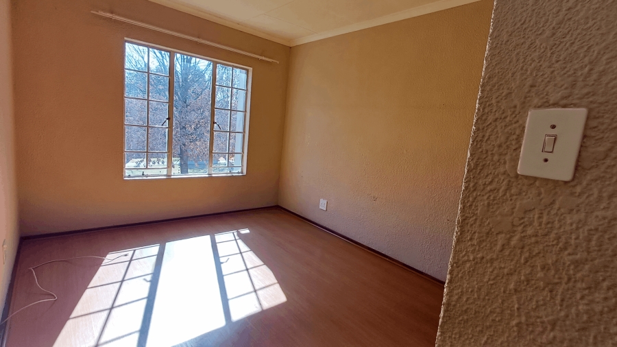 To Let 3 Bedroom Property for Rent in Glen Marais Gauteng