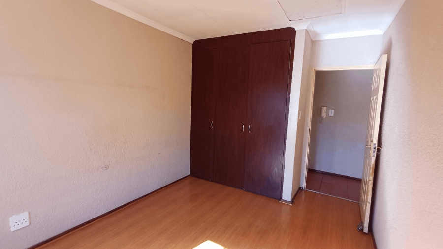 To Let 3 Bedroom Property for Rent in Glen Marais Gauteng