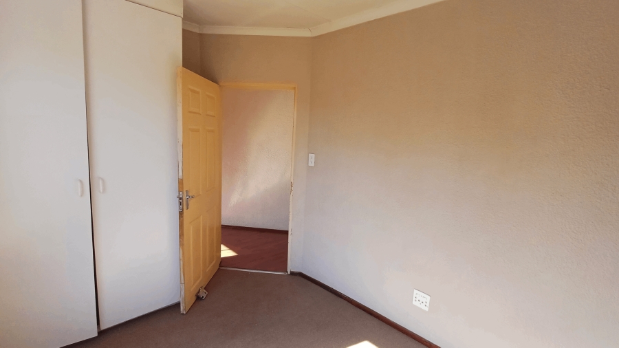 To Let 3 Bedroom Property for Rent in Glen Marais Gauteng